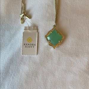 Kendra Scott Kacey Long Pendant Necklace in Gold